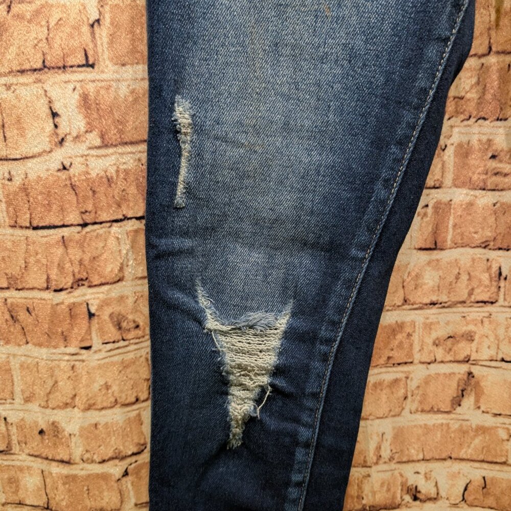 KanCan Jean High Rise Ripped Cropped Size 24 - Picture 4 of 15
